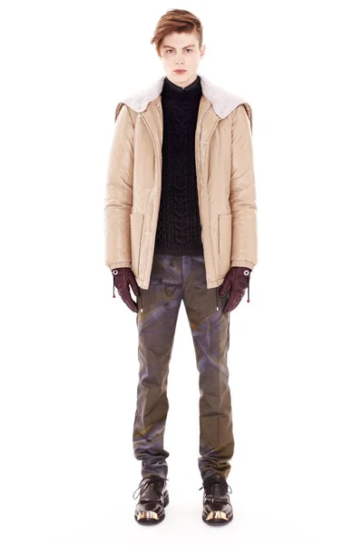 Look 16